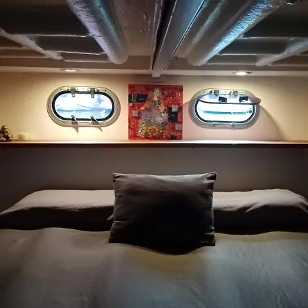 Barco Apartamento Flotante Botel